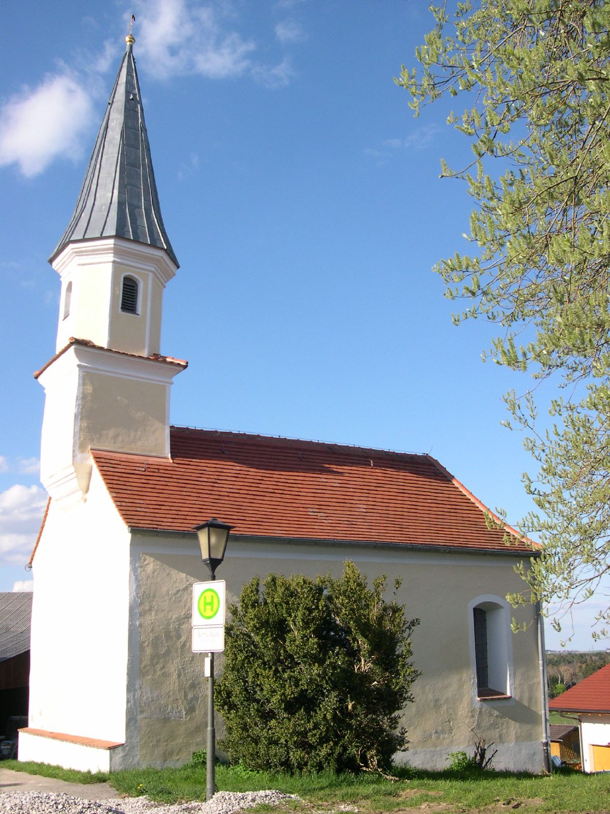 Kirche von Sindlhausen von außen